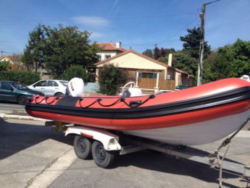 BATEAUX SELVA DE SECURITE POUR LA VILLE DE SIX-FOURS (83). SELVA PRO 550.